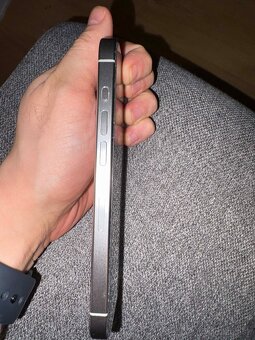 Predám iphone 15 pro 128 gb - biely - 5