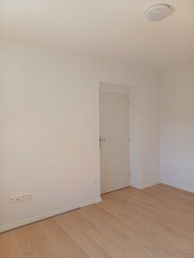 Handlová- 3-izbový veľkometrážny byt. - 5