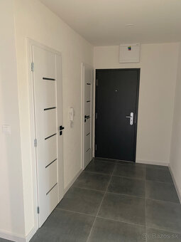 Predám 2-izbový byt bez balkóna po kompletnej rekonštrukcii - 5