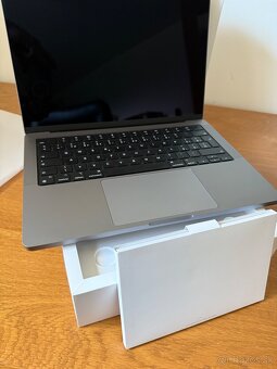 Apple MacBook M3 pro 8GB 14” - 5