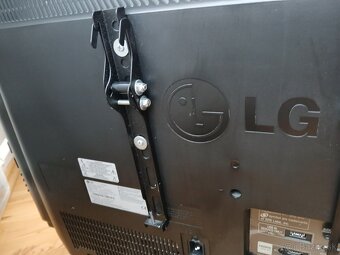 LCD TV s vysoko lesklým povrchom (LG) - 5