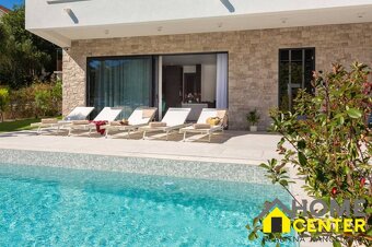 NA PREDAJ novo postavená VILA /200 m2/ pri mori, Rogoznica - 5