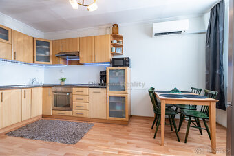 NA PREDAJ PRAŽSKÝ 3 IZBOVÝ BYT S VEĽKOU LODŽIOU - 5