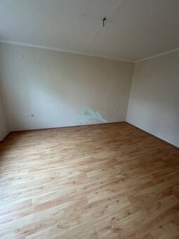 Jedno izbový byt s balkónom a v Šahách - 5