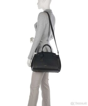 tmavomodrá kabelka coccinelle - nová - 5