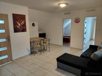 Prenajmem 2,5 izbovy byt - 5