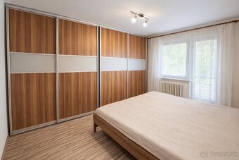 Trojizbový byt s balkónom na Západe - 5