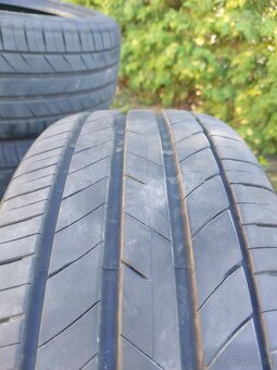 225/45 R17 Kumho Ecsta HS52 - 5