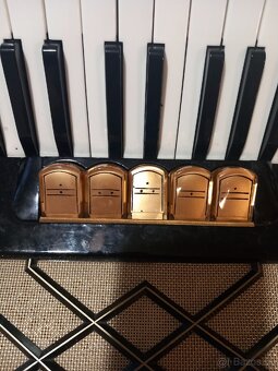 Predám kvalitný 120 basový akordeón - 5