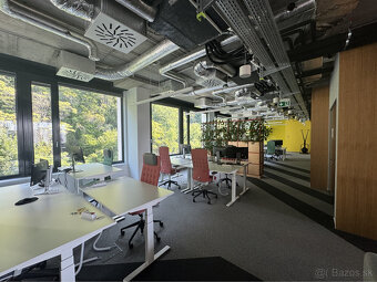 Prenájom samostatného kancelárskeho traktu 867 m² pri nábrež - 5