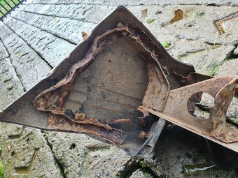 Zadný nárazník Pajero 2 - 5