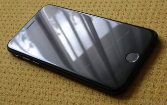 Apple iPhone SE 64GB Black (2020) - 5