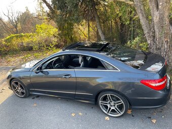 Mercedes-Benz E350 coupe AMG BlueEfficiency - 5