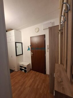 Ponúkame na predaj garzónku s loggiou na Rezedovej ulici v R - 5