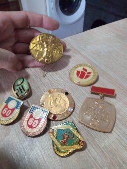 Pekné rôzne odznaky.Retro. - 5