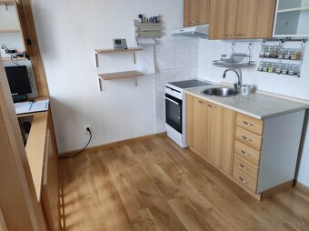 Predám jednoizbový byt - 5