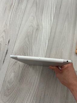 IPad Aire 16GB A1475 zablokovaný - 5