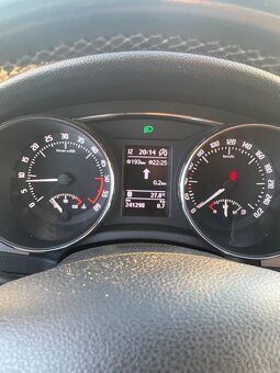 Predám Škoda superb2 2.0tdi,125kw, DSG6,rv2013 - 5