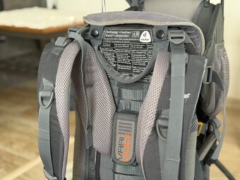Turistický nosič Deuter Kid Comfort 1 Plus – výborný stav - 5