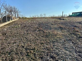 Výnimočný stavebný pozemok s nádherným výhľadom Tvrdomestice - 5