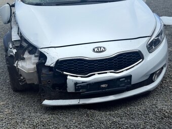 KIA ceed 1.6Crdi 94kw 2015 - 5