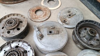 Predám stredy kolies Jawa - 5