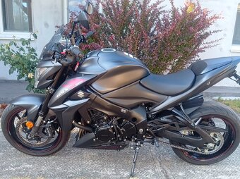 Suzuki GSXS 1000 - 5
