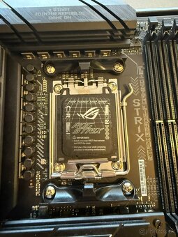 ASUS ROG STRIX B650E-F GAMING WIFI - 5