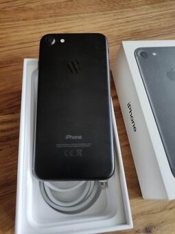 Apple iPhone 7 - 5