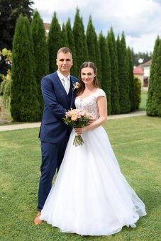 Snehobiele svadobné šaty - 5