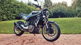 Husqvarna svartpilen 401 2020, 5900 km - 5