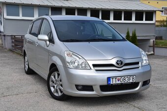 Toyota Corolla Verso 2.0 D-4D Base - 5