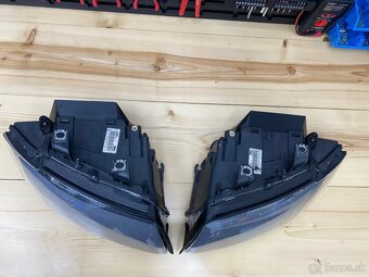 Audi S4 B6 Bi-xenon - 5