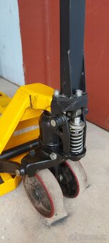 Paletový vozík 2200kg - 5