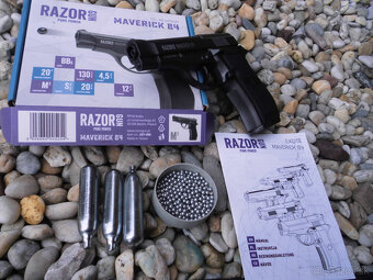 RazorGun Maverick 84 4,5mm vzduchovka na 12 g CO2+strelivo n - 5