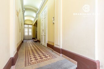 NA PREDAJ HISTORICKÁ BUDOVA V CENTRE MESTA - 5