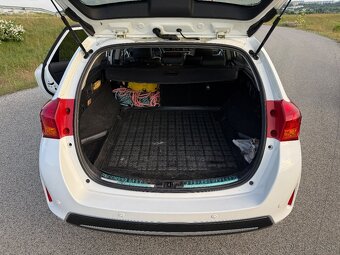 Toyota AURIS TS 2013 - 5
