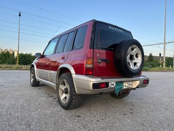 Suzuki Vitara V6 - 5