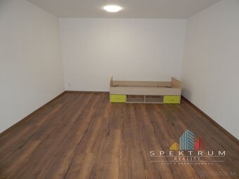 EXKLUZÍVNE- SPEKTRUM REALITY- Na Predaj 1-izbový kompletne r - 5