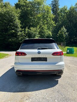 Volkswagen Touareg R-line 4Motion 3.0tdi - 5