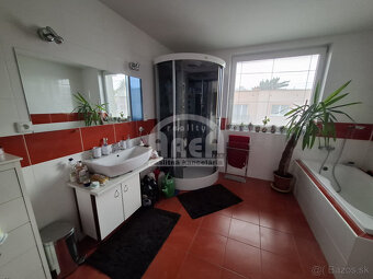 Dvojpodlažný rodinný dom v pokojnej lokalite Michaloviec - 5