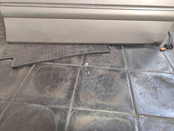 Dvere mercedes e w210 povodne super stav - 5