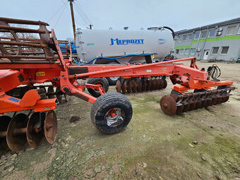 Diskový podmietač KUHN Discover XM44 - 5