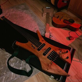 Basgitara basa 5 strunová fretless headless - 5