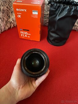 Sony Zeiss FE 35mm F1.4 sony e-mount (AKO NOVÝ, komplet) - 5