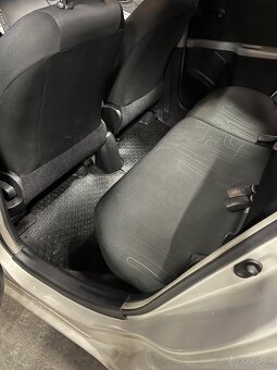 Toyota yaris - 5