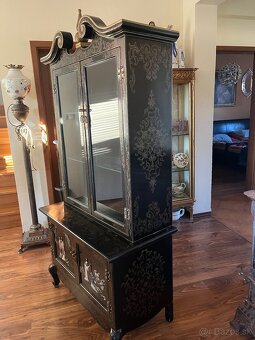 Vitrína s Čínskym motívom - 5
