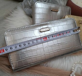 Strieborná peňaženka a - 5