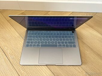 MacBook Air 13" Retina SK Vesmírne sivý 2019 / výborný stav - 5