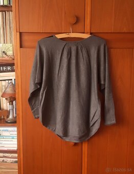 Širší pulóver s 3/4 rukávmi - 5